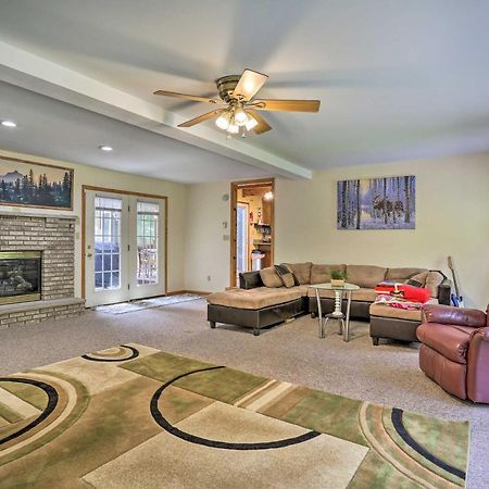 Henryville Home With Hot Tub About 5 Mi To Camelback! ภายนอก รูปภาพ