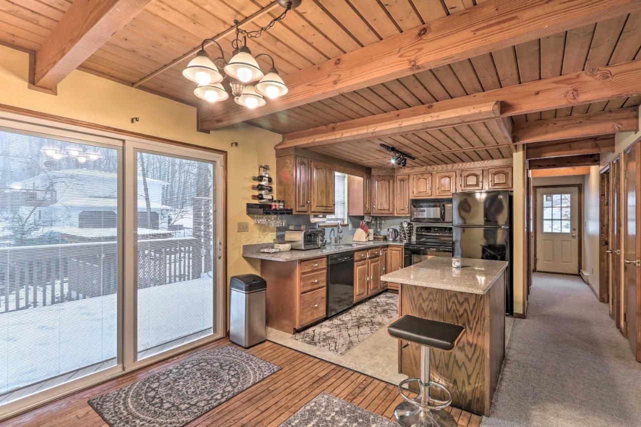 Henryville Home With Hot Tub About 5 Mi To Camelback! ภายนอก รูปภาพ
