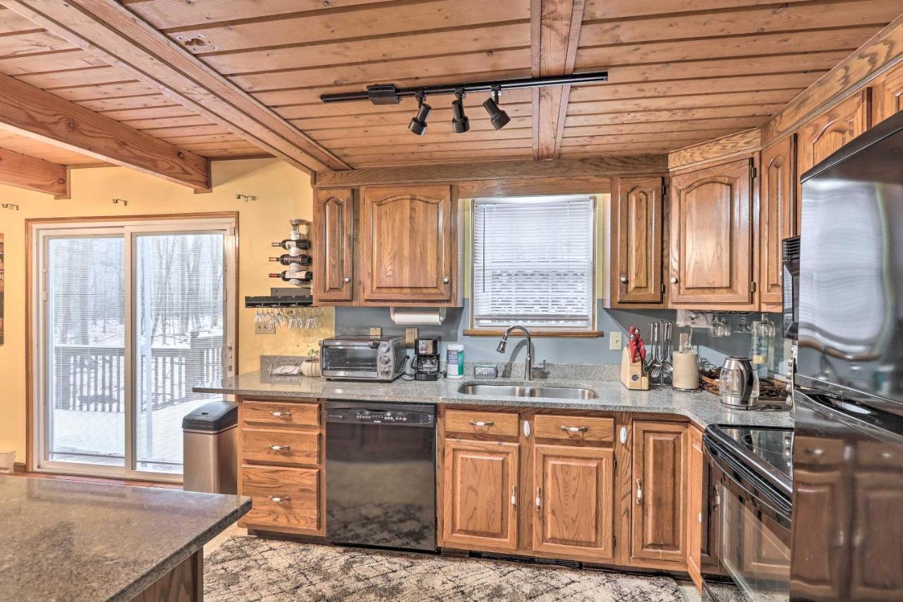 Henryville Home With Hot Tub About 5 Mi To Camelback! ภายนอก รูปภาพ