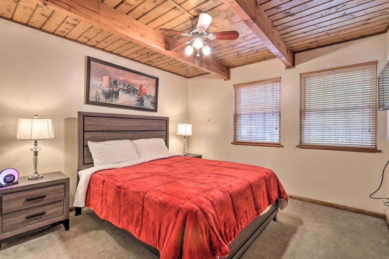Henryville Home With Hot Tub About 5 Mi To Camelback! ภายนอก รูปภาพ